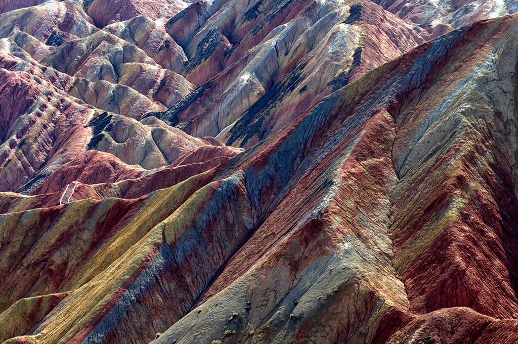 rainbow mountain open